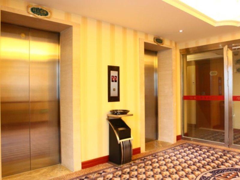 Vienna Hotel Kuangcsou Kültér fotó