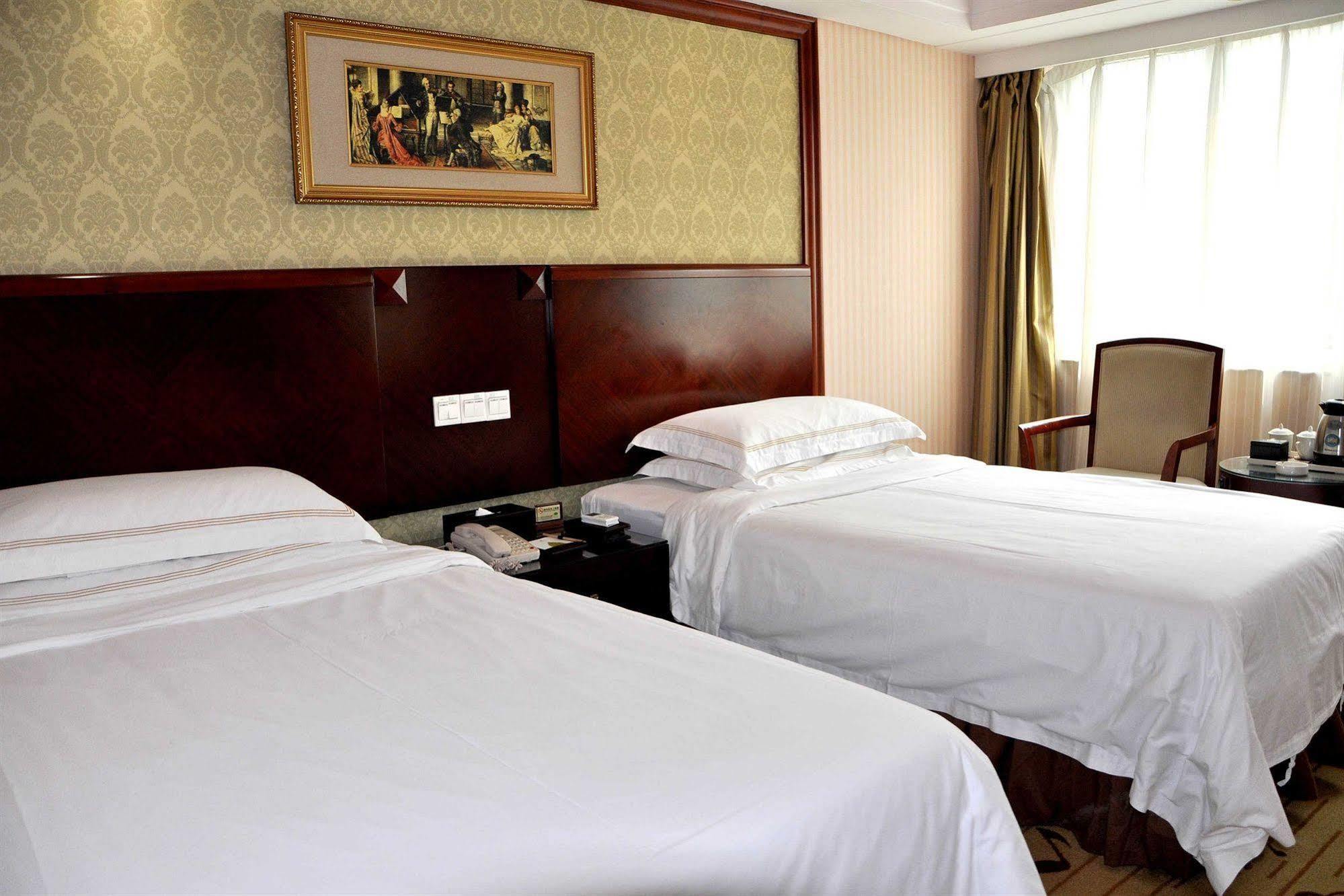 Vienna Hotel Kuangcsou Kültér fotó