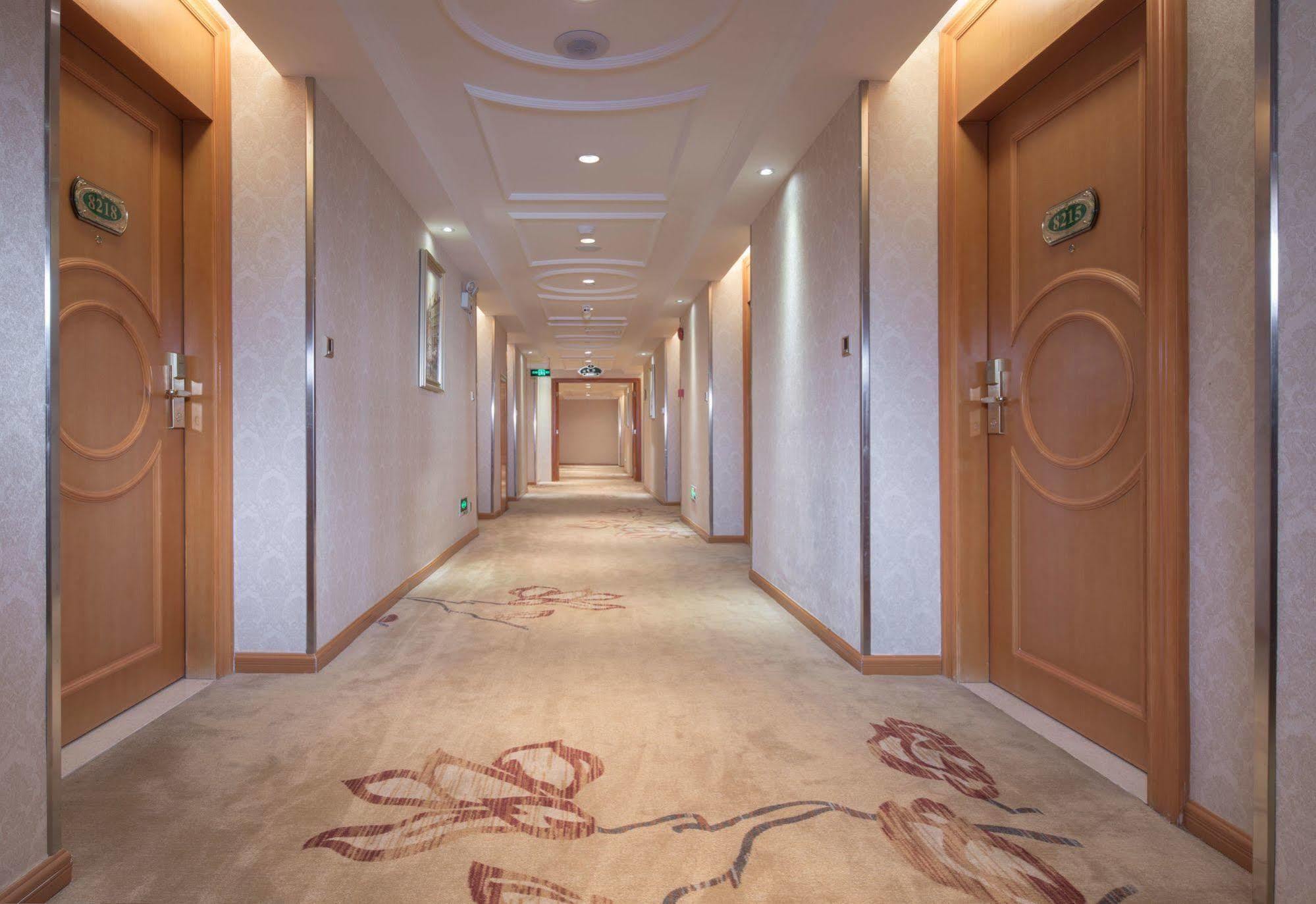 Vienna Hotel Kuangcsou Kültér fotó
